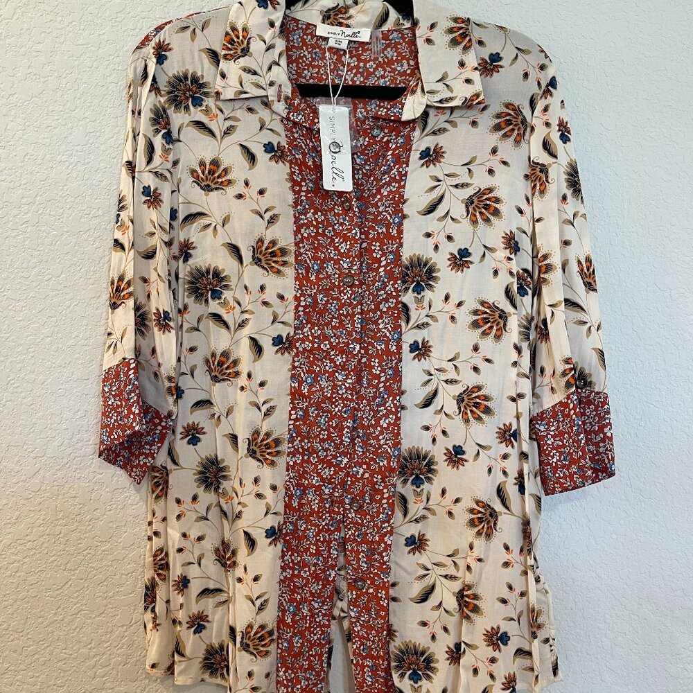 NWT Simply Noelle Long Sleeve Button Down Top Small/Medium (8-10)